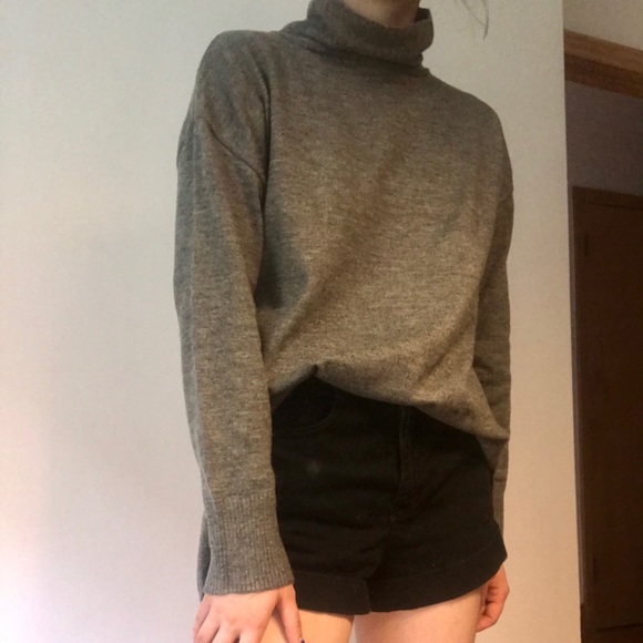Turtle neck long sweater - Picture 2 of 5